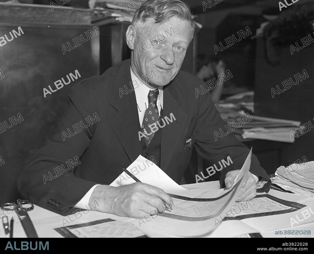 Arthur Wynne English Inventor Album Alb3822028